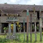 Rumah Adat kalimanan Menggunakan Kayu Ulin – dayak traditional house in kalimantan